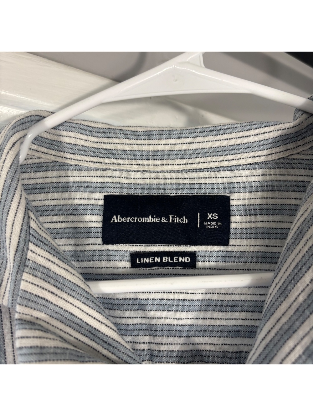 Abercrombie & Fitch Linen Button Up Tshirt - Picture 3 of 4